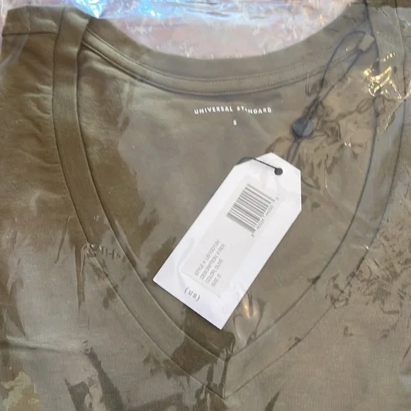 NWT Universal Standard Olive Vrex Tshirt 16 Elevated Basic - Picture 4 of 5